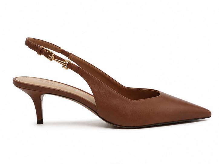 Scarpin Couro Slingback Bico Fino Caramelo Arezzo — foto 2